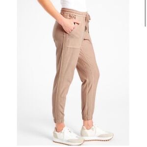 Athleta Farallon Cargo Crop Jogger Beige Tan- Size 2